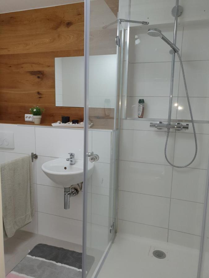Privat Apartaments , Eigene Eigang, Eigene Badezimmer, Und Eigene Kueche Straelen Exterior photo