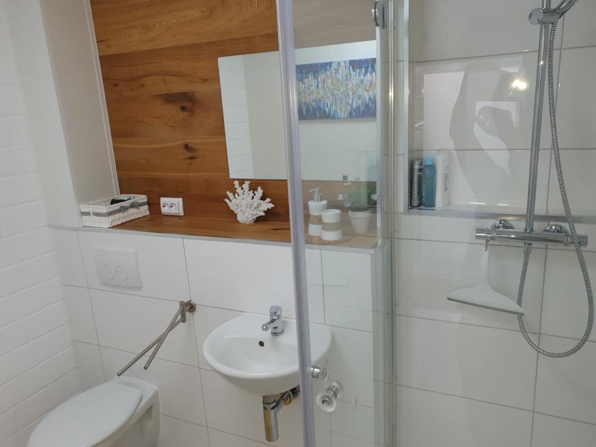 Privat Apartaments , Eigene Eigang, Eigene Badezimmer, Und Eigene Kueche Straelen Exterior photo