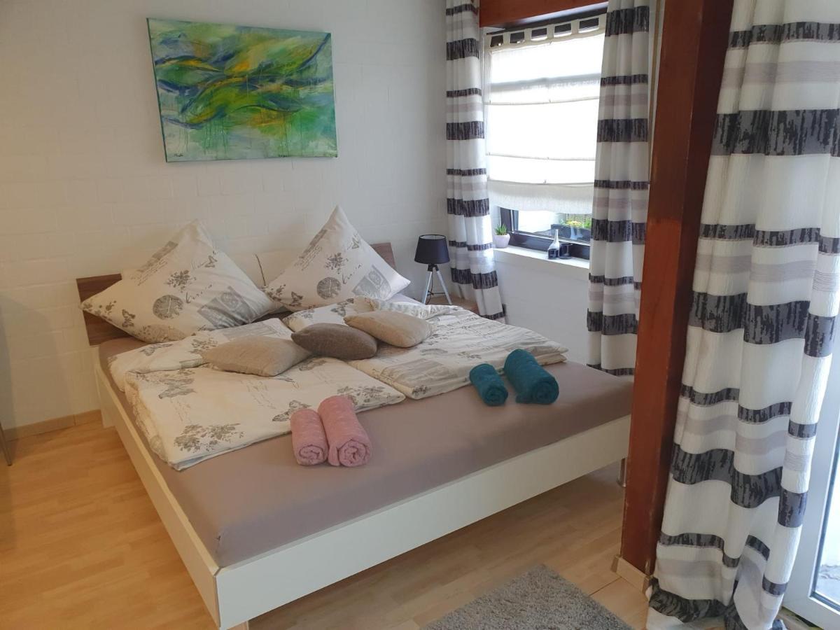 Privat Apartaments , Eigene Eigang, Eigene Badezimmer, Und Eigene Kueche Straelen Exterior photo